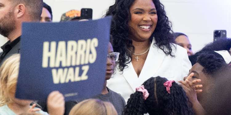 US singer Lizzo attends a get-out-the-vote rally with Vice President Kamala Harris in Detroit, Michigan / ©AFP