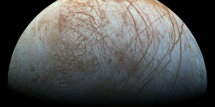 Does Europa contain the ingredients that would allow life to be present?. ©AFP