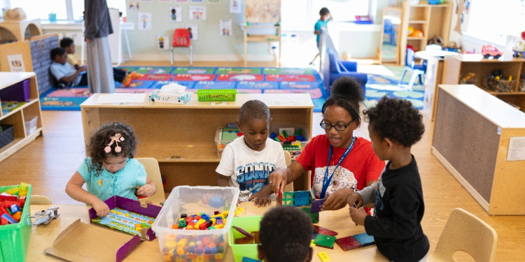 About 60 percent of US households spend 20 percent or more of their income on child care, according to a survey by online marketplace Care.com / ©AFP