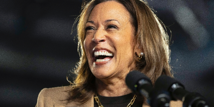 US Vice President and Democratic presidential candidate Kamala Harris featured on the cover of Vogue fashion magazine during a busy week of campaigning / ©AFP