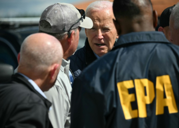 US President Joe Biden  traveled to the Carolinas to see the catastrophic damage from flooding that has wiped out communities and left more than 155 people dead. ©AFP