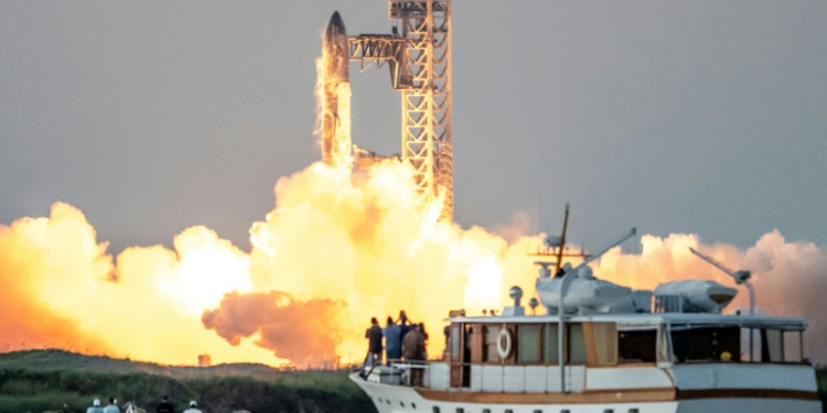 The SpaceX Starship megarocket launches on a test flight from Starbase near Boca Chica, Texas  . ©AFP