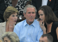 Barbara Bush (R), seen with her parents George W. Bush (C) and Laura Bush (L) in 2008, has endorsed Democrat Kamala Harris in the November 2024 presidential election / ©AFP