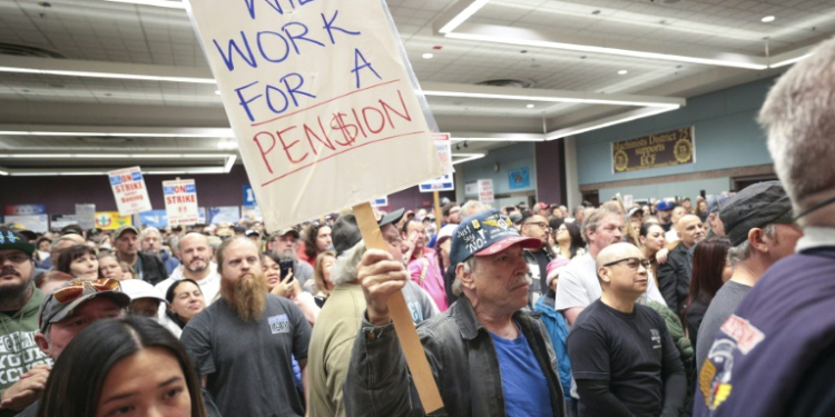 Striking Boeing workers rally at the Seattle Union Hall on October 15, 2024. ©AFP