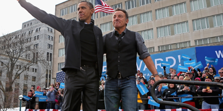 Barack Obama and rocker Bruce Springsteen, pictured campaigning in 2012, have long been friends / ©AFP