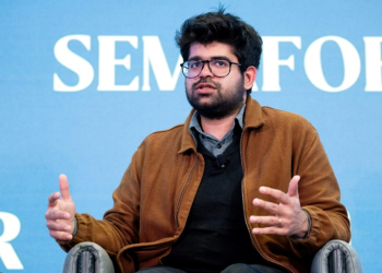 Perplexity chief Aravind Srinivas says the AI powered online search challenge to Google will weave advertising into its platform with a vision of sharing revenue with news publishers rather than licensing content . ©AFP