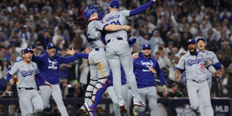 The Los Angeles Dodgers celebrate after clinching a stunning World Series victory over the New York Yankees on Wednesday. ©AFP