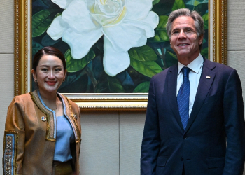 US Secretary of State Antony Blinken  meets with Thailand's Prime Minister Paetongtarn Shinawatra during a summit in Vientiane, Laos / ©AFP