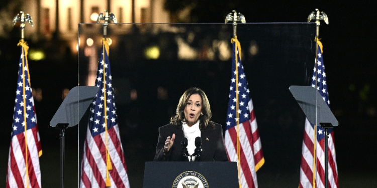 US Vice President and Democratic presidential candidate Kamala Harris used the White House as a backdrop for a closing campaign speech / ©AFP