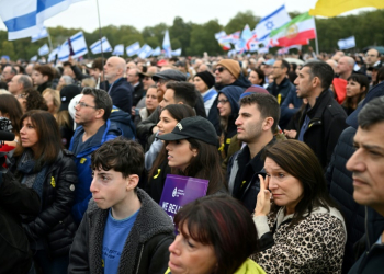 Commemorations marking the first anniversary of the October 7, 2023 attack on Israel drew thousands in London. ©AFP