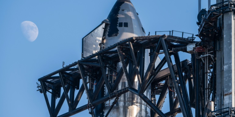 The SpaceX Starship sits on a launch pad at Starbase near Boca Chica, Texas ahead of the Starship Flight 5 test. ©AFP