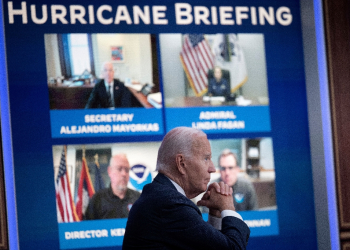 US President Joe Biden listens during a briefing about Hurricane Milton on October 9, 2024 in Washington / ©AFP