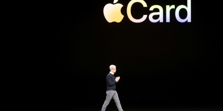 A US consumer protection bureau says Apple Card users who thought they were automatically enrolled for interest-free payments when buying Apple gadgets found themselves paying for the debt. ©AFP