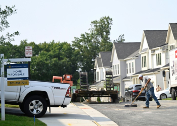 New home sales in the United States hit the fastest pace in more than a year on lower interest rates, according to government data.. ©AFP