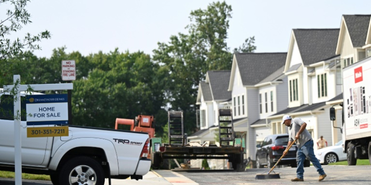 New home sales in the United States hit the fastest pace in more than a year on lower interest rates, according to government data.. ©AFP