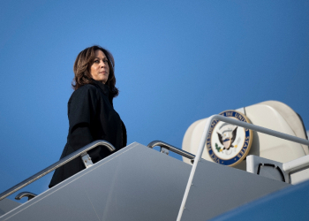 US Vice President Kamala Harris boards Air Force Two as she departs Augusta Regional Airport in Augusta, Georgia, after touring damage by Hurricane Helene on October 2, 2024. Harris is returning to Washington, DC, after delivering remarks on the Federal response after the passage of Hurricane Helene. / ©AFP