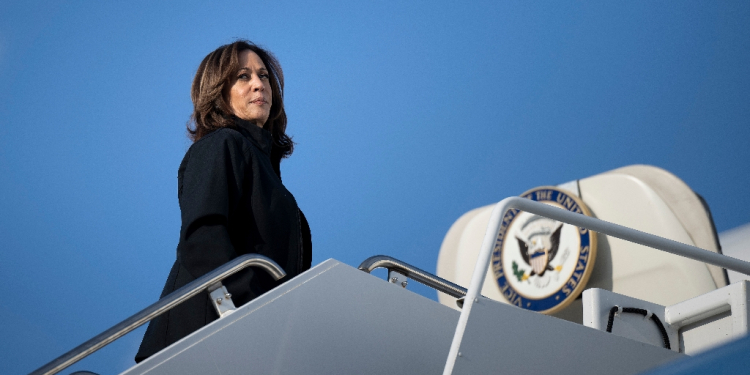 US Vice President Kamala Harris boards Air Force Two as she departs Augusta Regional Airport in Augusta, Georgia, after touring damage by Hurricane Helene on October 2, 2024. Harris is returning to Washington, DC, after delivering remarks on the Federal response after the passage of Hurricane Helene. / ©AFP