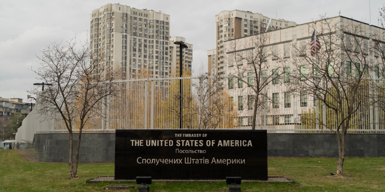 The United States said it was shutting its embassy in Kyiv to the public as it warned of a massive air attack / ©AFP