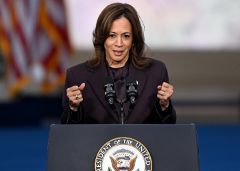 US Vice President Democratic presidential candidate Kamala Harris gestures as she speaks at Howard University in Washington, DC, on November 6, 2024. Donald Trump won a sweeping victory on November 6, 2024 in the US presidential election, defeating Kamala Harris to complete an astonishing political comeback that sent shock waves around the world. / ©AFP