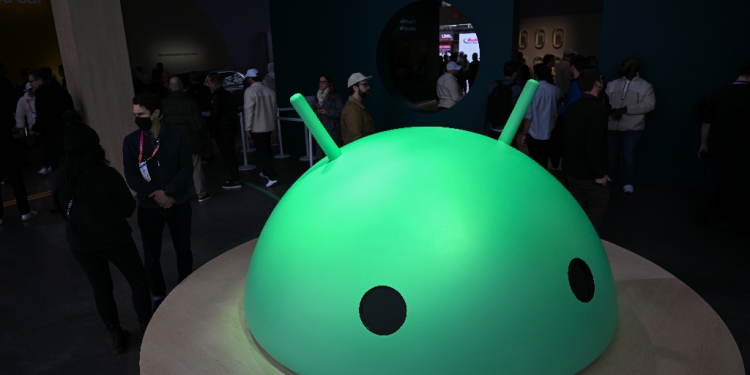 US antitrust attorneys want a judge to keep the option of forcing Google to also sell its Android mobile operating system, which powers most of the world's smartphones / ©AFP