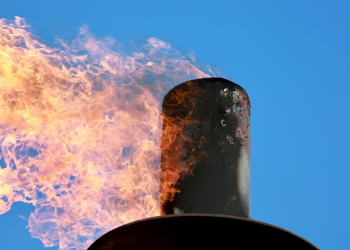 Flaring is intended to convert excess methane to carbon dioxide, but the process is often incomplete. ©AFP