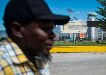 The US Federal Aviation Administration's move came after a Spirit Airlines jetliner arriving from Florida in Port-au-Prince was hit by gunfire . ©AFP