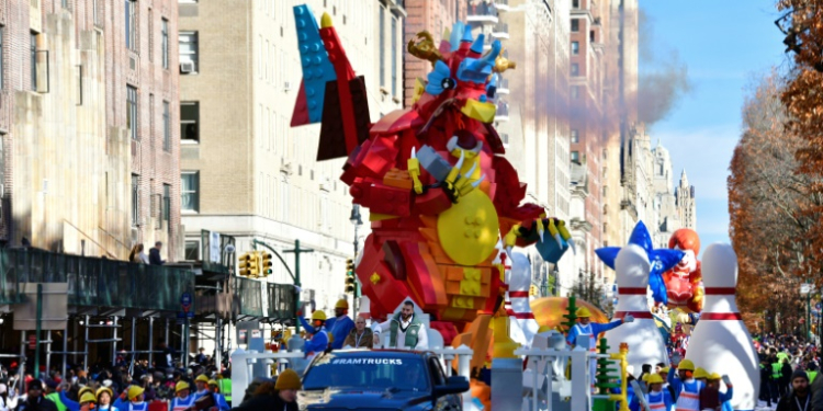 Macy's, which will host its annual Thanksgiving parade later this week, said it delayed its earnings release after uncovering some $154 million in erroneous accounting entries. ©AFP