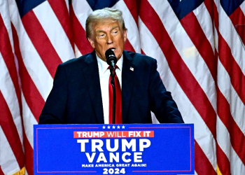 Former US President and Republican presidential candidate Donald Trump speaks during an election night event at the West Palm Beach Convention Center in West Palm Beach, Florida, on November 6, 2024. Republican former president Donald Trump closed in on a new term in the White House early November 6, 2024, just needing a handful of electoral votes to defeat Democratic Vice President Kamala Harris. / ©AFP