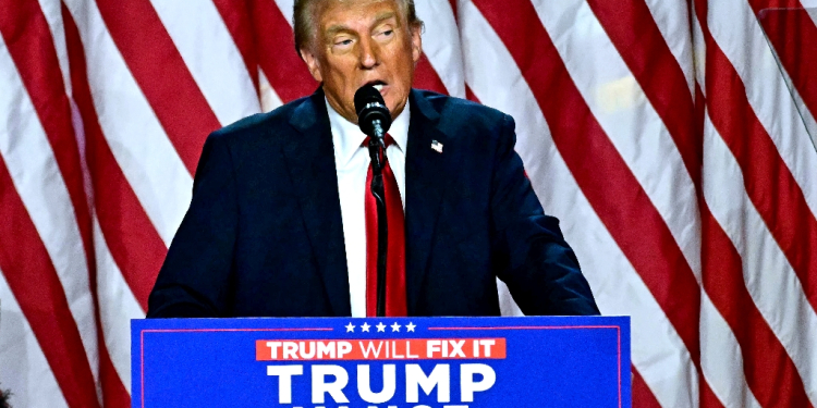 Former US President and Republican presidential candidate Donald Trump speaks during an election night event at the West Palm Beach Convention Center in West Palm Beach, Florida, on November 6, 2024. Republican former president Donald Trump closed in on a new term in the White House early November 6, 2024, just needing a handful of electoral votes to defeat Democratic Vice President Kamala Harris. / ©AFP