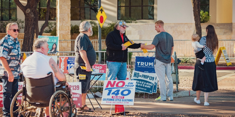 Suspicion is rife in Arizona, where many Republican voters distrust the electoral system / ©AFP