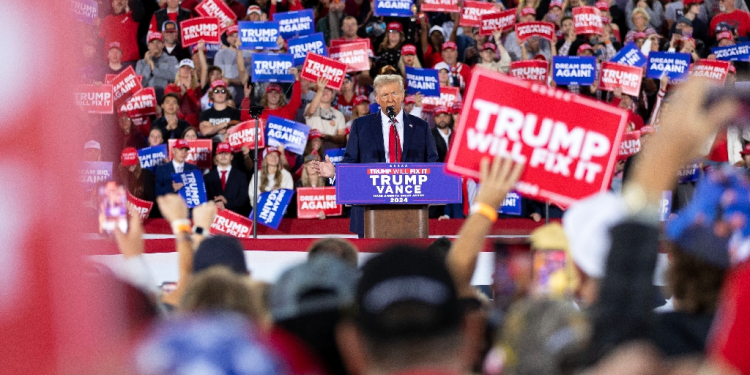 Donald Trump speaks during a campaign rally at the J.S. Dorton Arena in Raleigh, North Carolina / ©AFP