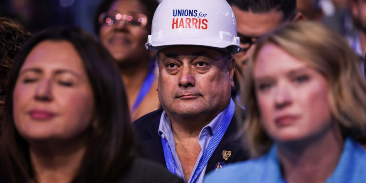 Democrats won backing from union leaders, but workers are drifting away  / ©AFP