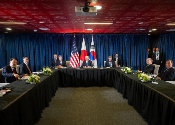 US President Joe Biden, Japanese Prime Minister Shigeru Ishiba and South Korean President Yoon Suk Yeol participate in a trilateral meeting on the sideline of the Asia-Pacific Economic Cooperation (APEC) summit in Lima, Peru, November 15, 2024. / ©AFP