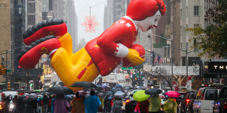 A Ronald McDonald balloon floats during the annual Macy's Thanksgiving Day Parade in New York / ©AFP