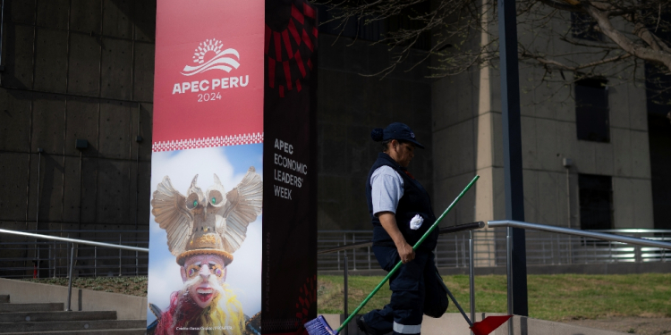 APEC, created in 1989 with a goal of regional trade liberalization, brings together 21 economies that jointly represent 62 percent of global GDP and over 40 percent of global commerce / ©AFP