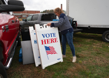 The first polls in the 2024 US presidential election start closing at 6pm Eastern Time but it could take days for a victor to be projected / ©AFP