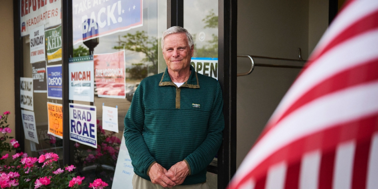 Tom Eddy, chairman of the Erie County Republican Party in Pennsylvania, is seen outside campaign headquarters in May 2024 / ©AFP