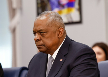 US Defense Secretary Lloyd Austin met Japanese Prime Minister Shigeru Ishiba, having earlier warned American troops near Tokyo of the threat represented by China. ©AFP