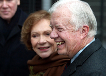 Former US president Jimmy Carter -- seen with his wife Rosalynn in Oslo in December 2002 when he was awarded the Nobel Peace Prize -- is better known for his post-presidential achievements / ©AFP