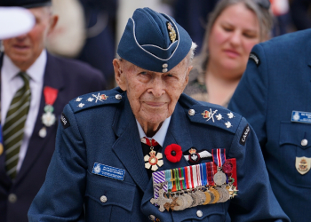 Canada's most decorated military veteran, 100-year-old Major-General Richard Rohmer attends a ceremony in Normandy, France, to mark the 80th anniversary of D-Day / ©AFP