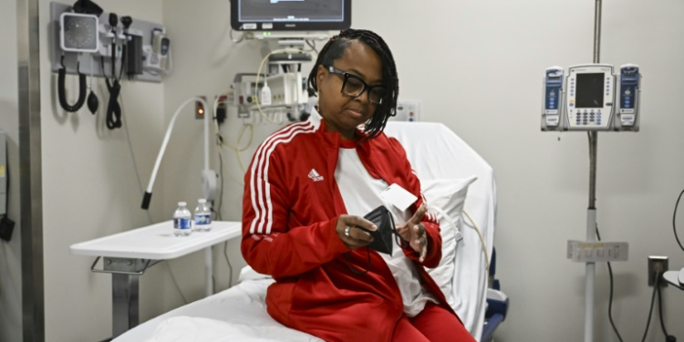 Towana Looney, 53, who received a gene-edited pig kidney undergoes medical testing at NYU Langone Health on December 11, 2024 in New York. ©AFP