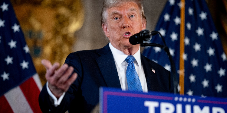 US President-elect Donald Trump addressed reporters at his Florida residence / ©AFP