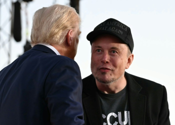 Democratic attacks on the incoming Trump administration point to the growing role of Elon Musk, Trump's 'efficiency czar'. ©AFP