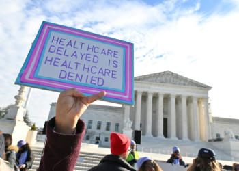 Demonstrators outside the US Supreme Court during oral arguments about a Tennessee law banning gender transition medical treatments for minors. ©AFP