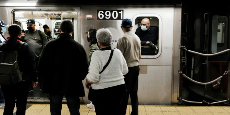 New York police arrested a man suspected of setting fire to a woman on the Brooklyn subway. ©AFP