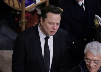 US tech billionaire Elon Musk has called on the UK to release from prison Tommy Robinson, one of the country's best-known far-right agitators. ©AFP