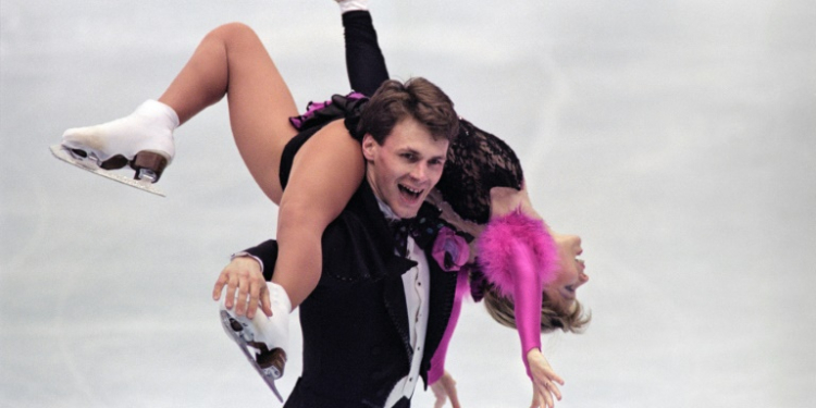 Russian pairs figure skaters Vadim Naumov and Evgenia Shishkova, shown in their their free program routine on the way to the 1994 world pairs title, were among those in the figure skating community aboard a Washington plane that crashed without survivors, The Skating Club of Boston said. ©AFP