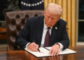 US President Donald Trump signed pardons for some of the 1,500 participants in the January 6, 2021 attack on the Capitol by his supporters trying to overturn the 2020 election / ©AFP