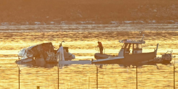 Part of the wreckage is seen as rescue boats search the waters of the Potomac River near Washington, on January 30, 2025. ©AFP