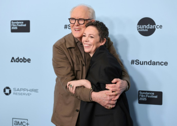 Olivia Colman and John Lithgow kicked off the Sundance indie movie festival under somber circumstances with their film 'Jimpa'. ©AFP